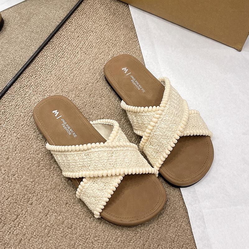 Flat-bottomed cool slippers women's summer new outer wear soft-bottomed beach one-word drag casual versatile with skirt slippers