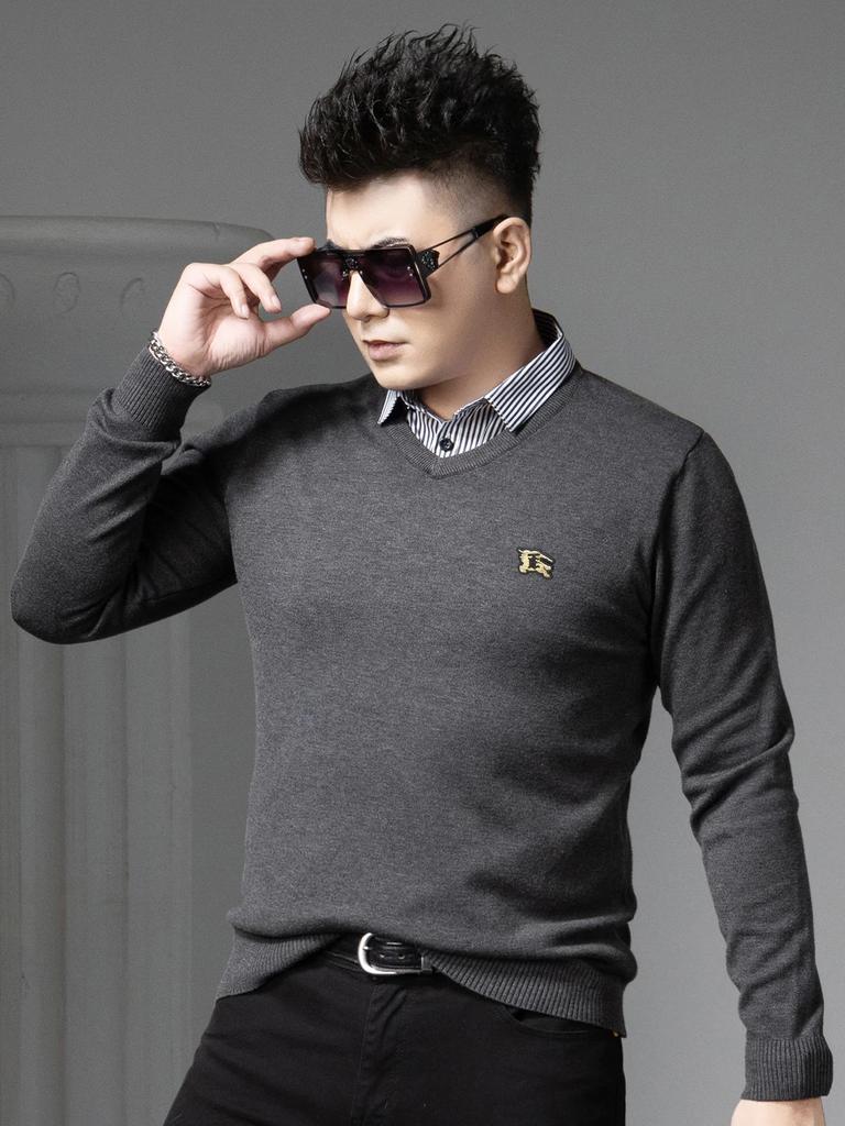 European Style Trendy Badge V-Neck Men's Knit Sweater Warm Inner Layer Wool Sweater Autumn and Winter Two-Piece Sweater for Men