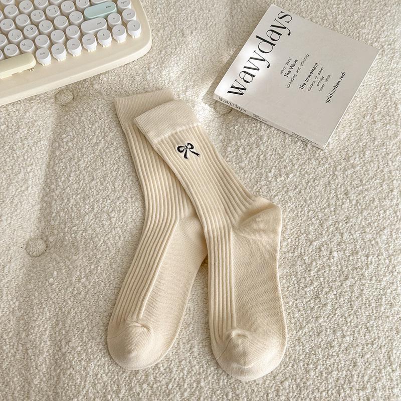 

Women s Mid-Calf Bow Socks - Autumn/Winter Striped, Versatile Casual Over-the-Knee Slouch Style One Size бежевий
