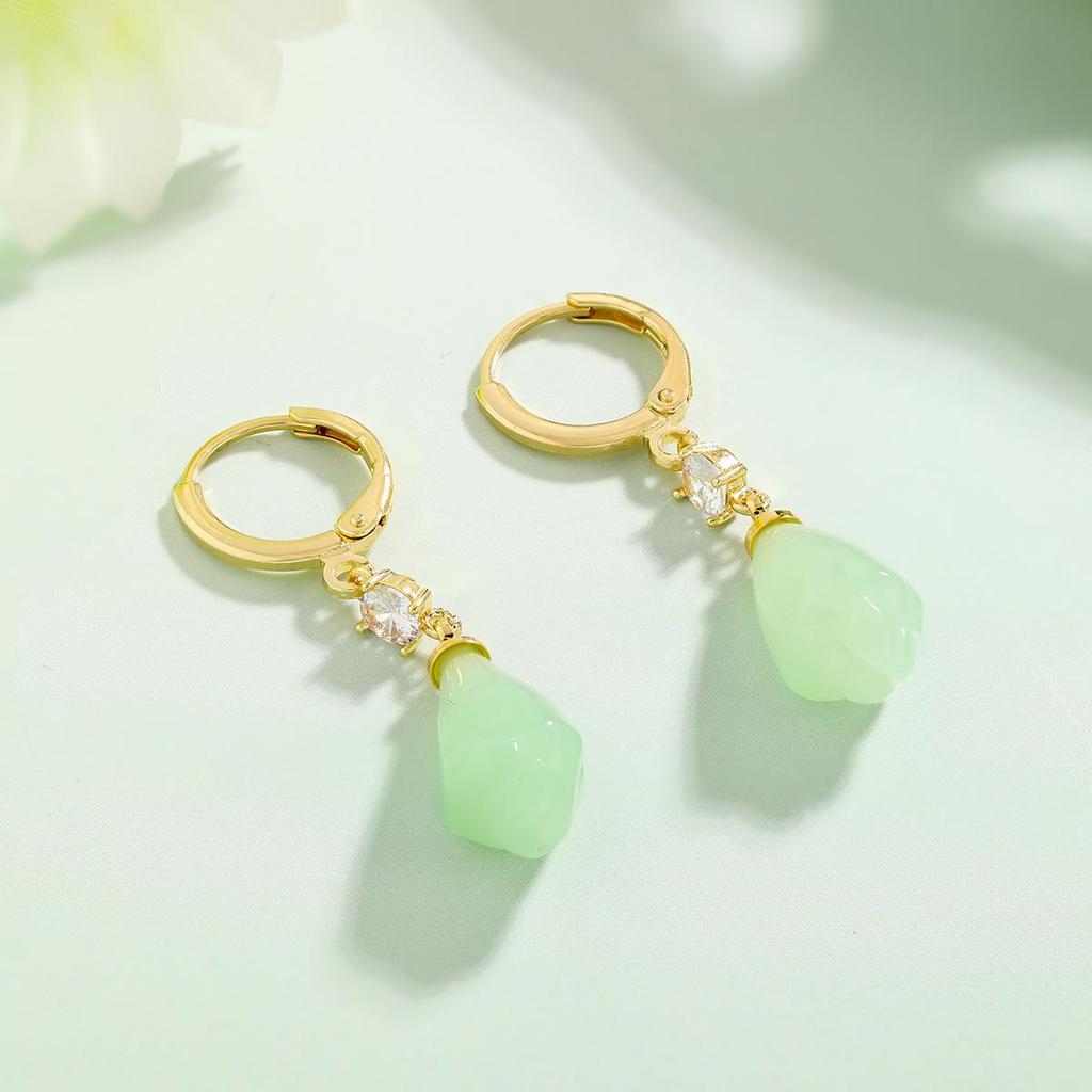Weidni Elegant Green Magnolia Earrings - Simple, Fashionable, and Versatile Ear Ornaments