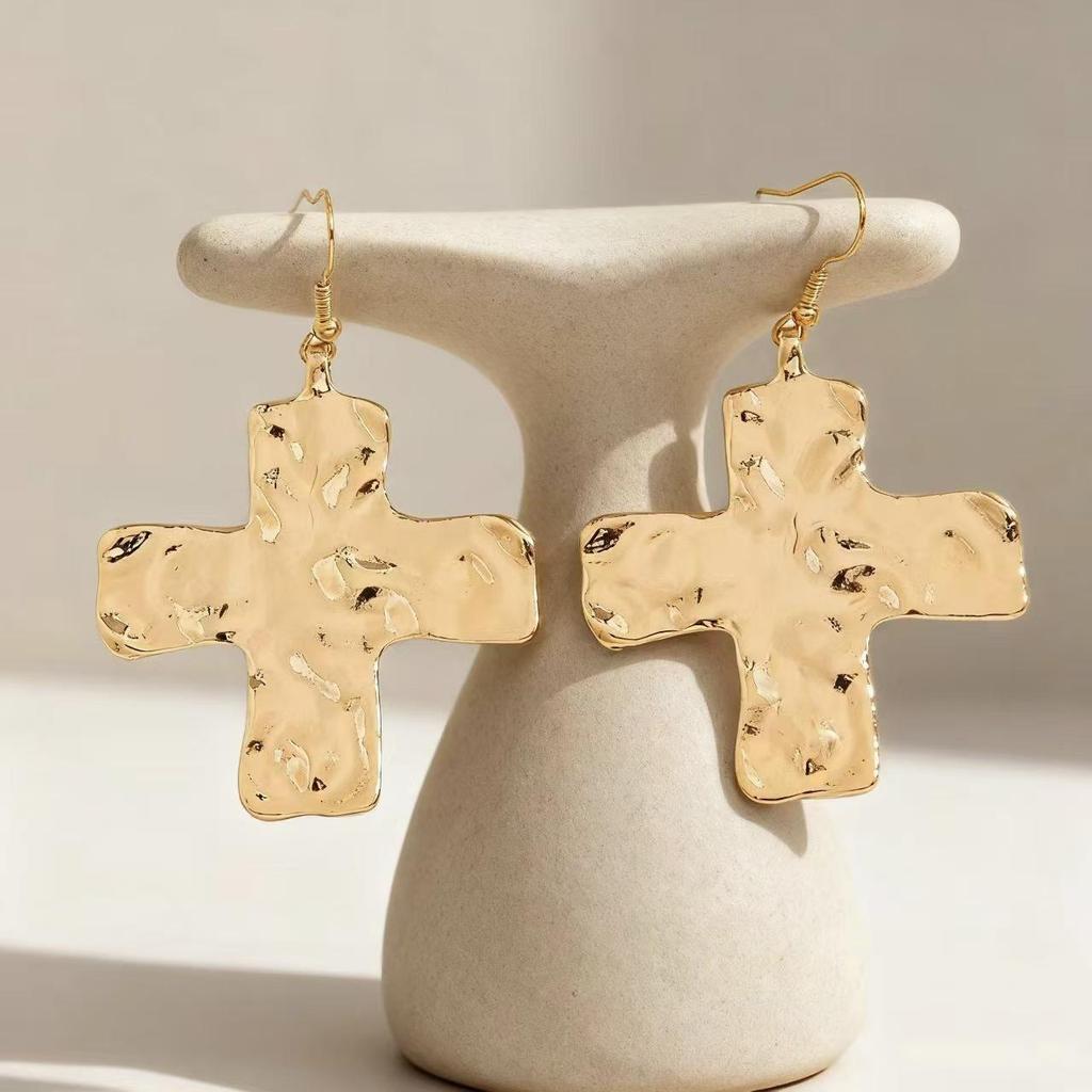 European and American Cross Pendant Necklace with OT Buckle Chain - Punk Style Heart Design for Women