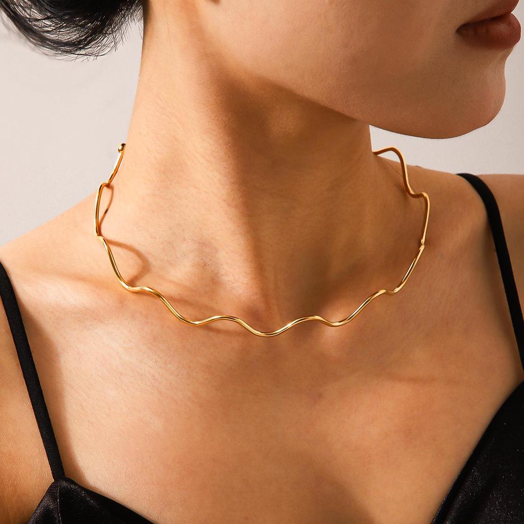 18K Gold Choker Necklace: Stainless Steel Wave Design, Non-Fading, Titanium Chain for Women.