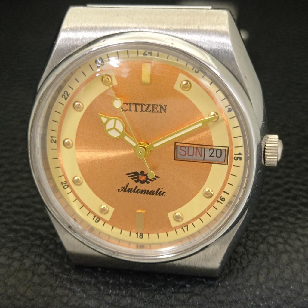 JAPAN VINTAGE CITIZEN AUTOMATIC 8200 MENS GOLDEN COLOR DIAL WATCH a702126-5 R208-a702126