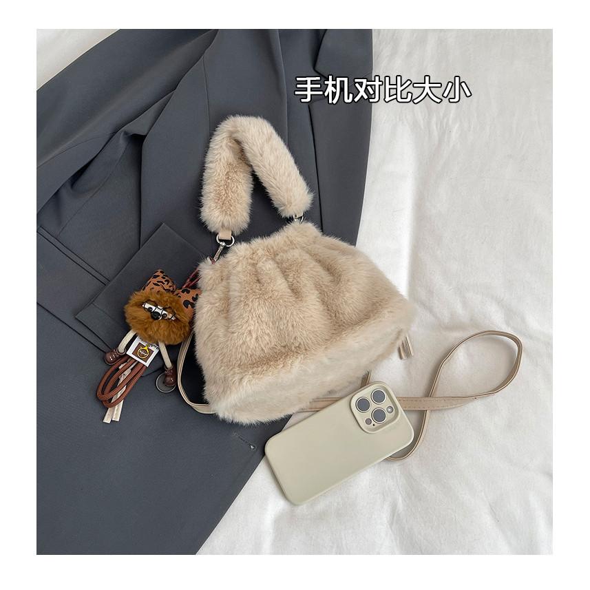 IELGY Ladies Messenger Bag Autumn Winter White Furry Bag