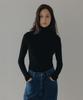 Beullaengkeulumumeon Letters Roll Neck_Black