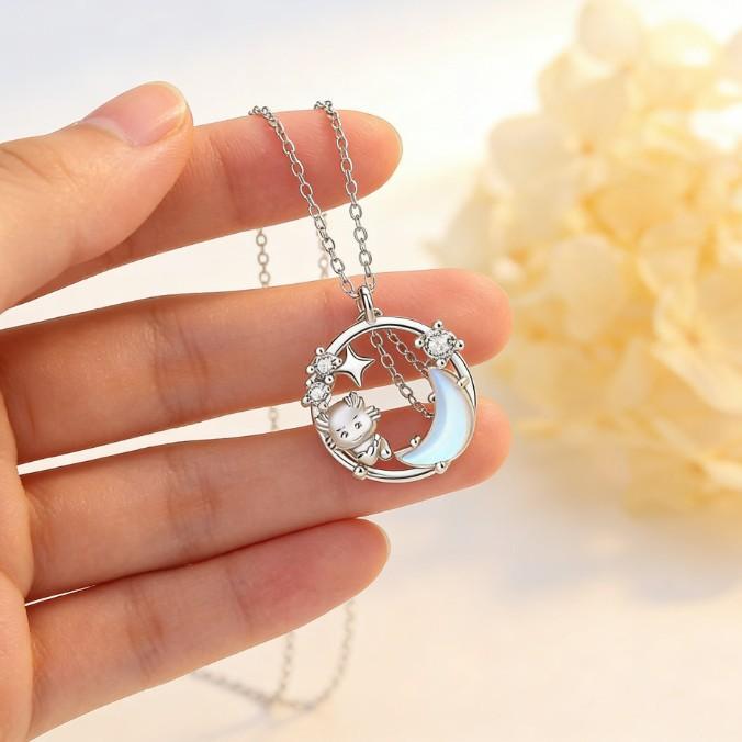 Dream Star Moon Moe Dragon Necklace Women'S Zodiac Dragon Pendant Romantic Star Moon Clavicle Chain Life Gift