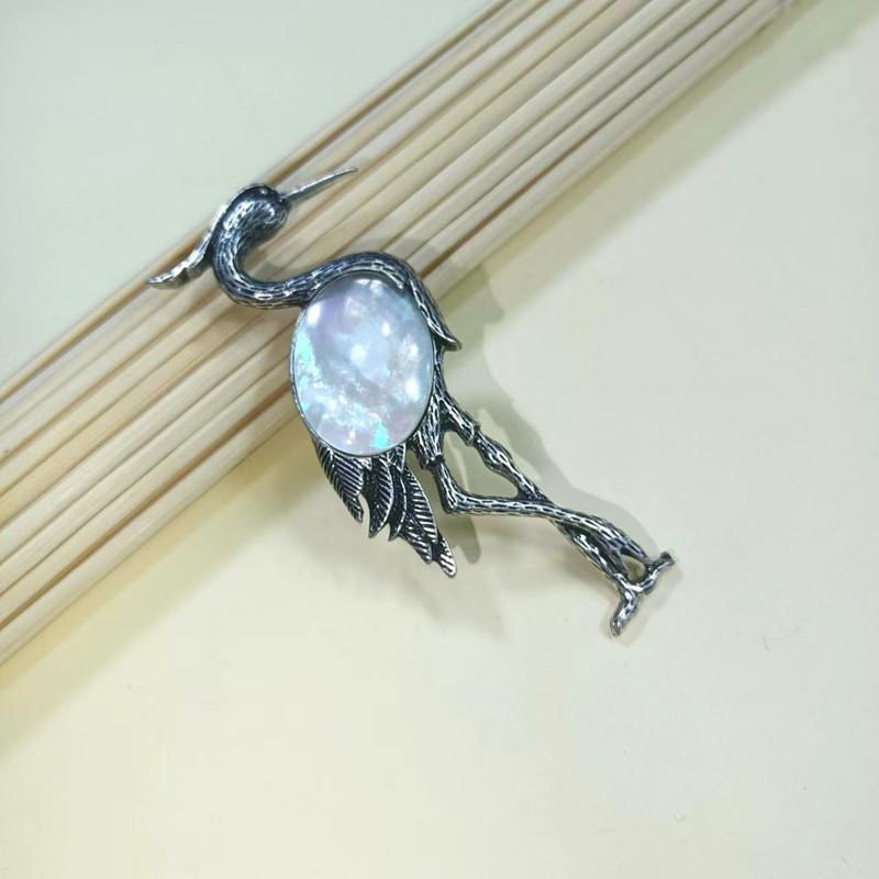 Fairy Tale Animal Brooch Pendant In Purple Crystal And Agate For Fashion Lovers