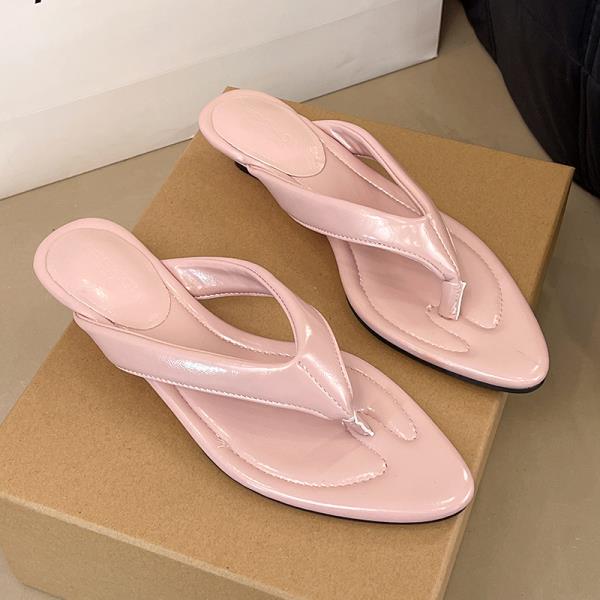 Fashion Slippers Women Summer On A Wedge Slides Fashion Rubber Flip Flops Platform Pointed Toe Beach Shoes Low Luxury Hawaiian Sabot
