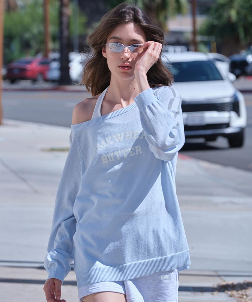 Sseomweeobeoteo Loco Long Sleeve Knit - Light Blue