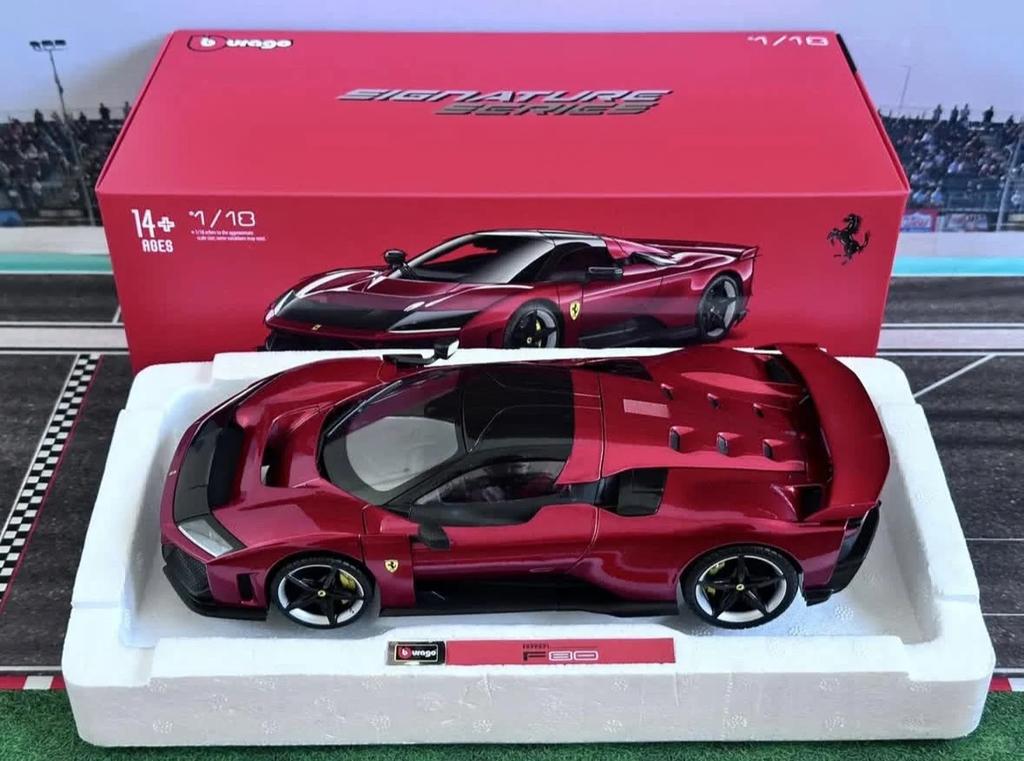 New In Stock Bburago 1:18 Ferrari F80 Signature Version Packaging Metal Red White Alloy Miniature Diecast Model Toys Gift
