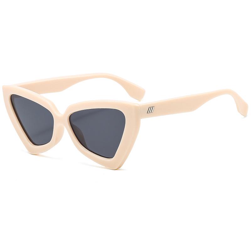 Chic Retro Cat-Eye Sunglasses for Women - European & American Style