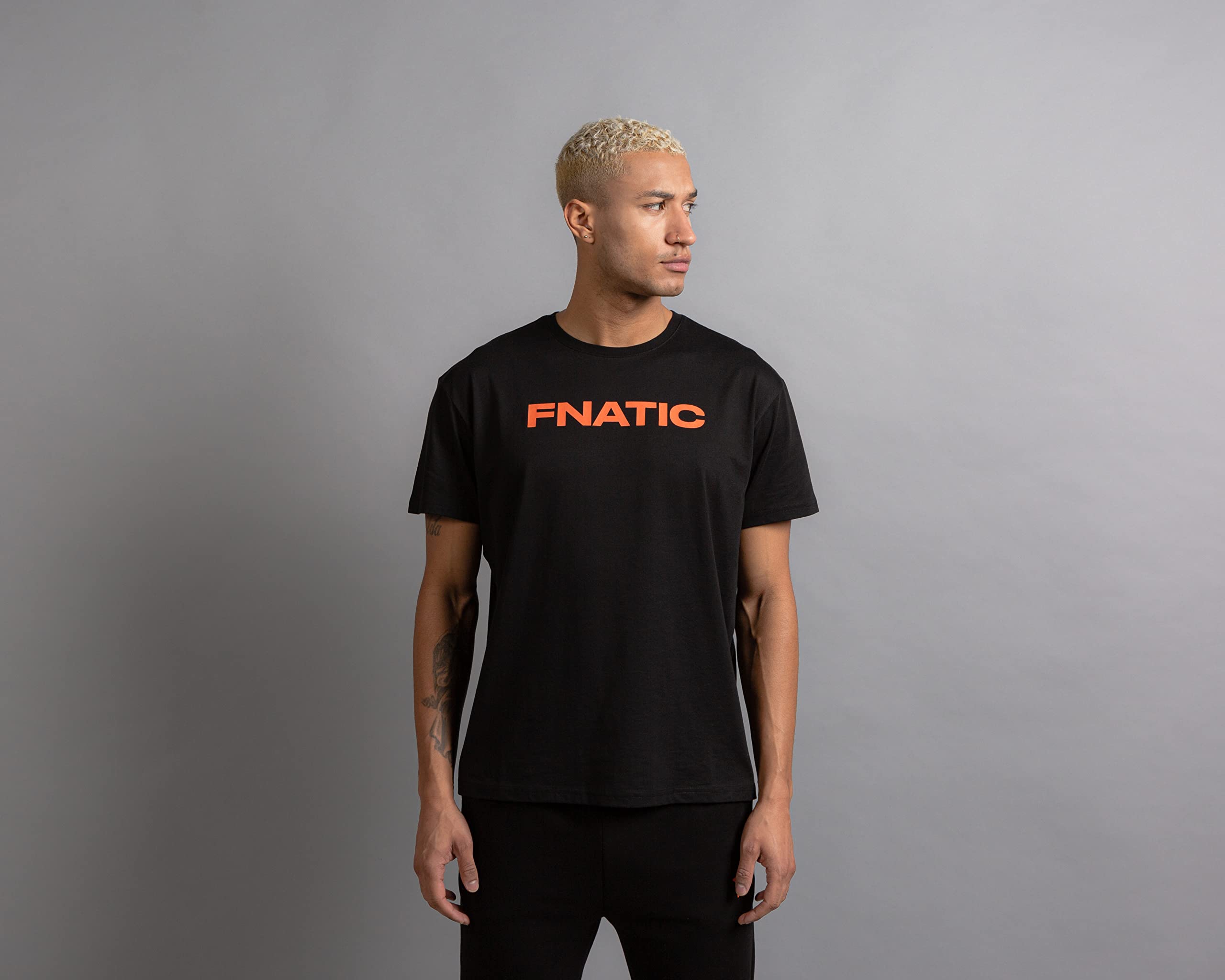 

Командная футболка FnaticGear, черная, средняя, FNC089, Футболка с коротким рукавом с логотипом Crest, черная, средняя, XX3017