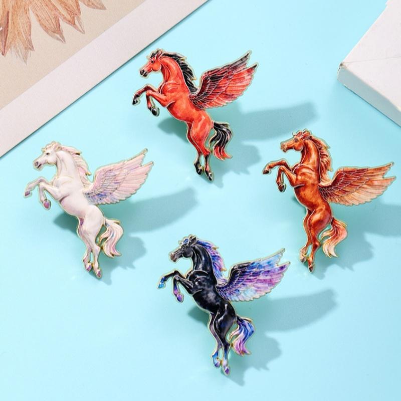 1/4Pcs Fashion Flying Horse Brooches For Women Men Cute Animal Pony Badge Pins Clothing Bag Accessories New Year Gift