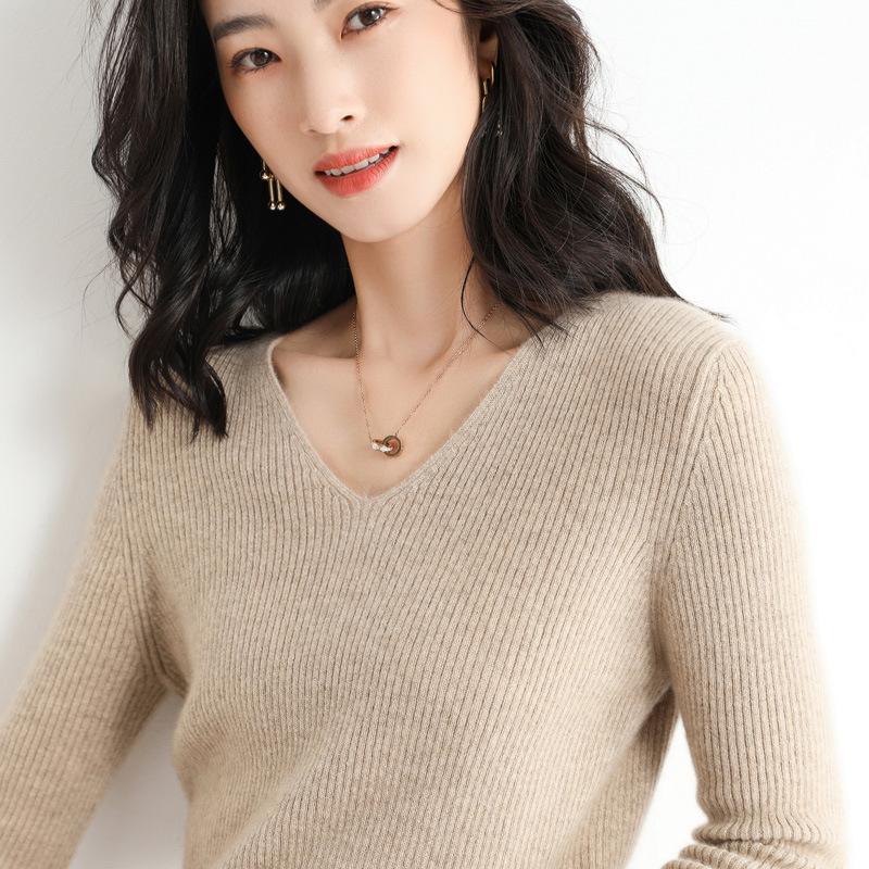 V-neck Knitted Sweater Women's Spring and Autumn Women's Sweater Slim-fitting Solid Color Knitted Long-sleeved Bottoming Versatile Short Top