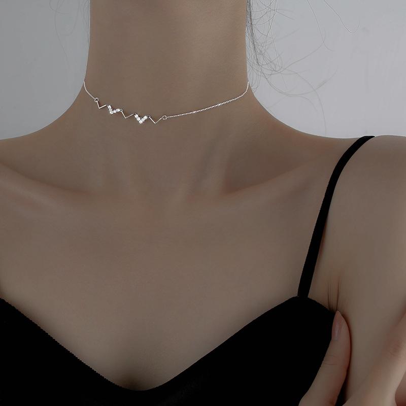 Commuter Heartbeat Rate Polyline Lightning Necklace Collarbone Chain Versatile Geometric Neck Chain Girlfriends Gift