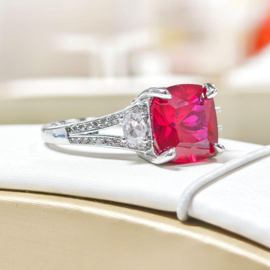 Gesi En Jewelry: European & American Style Gem-Inlaid Open Square Ring for Women