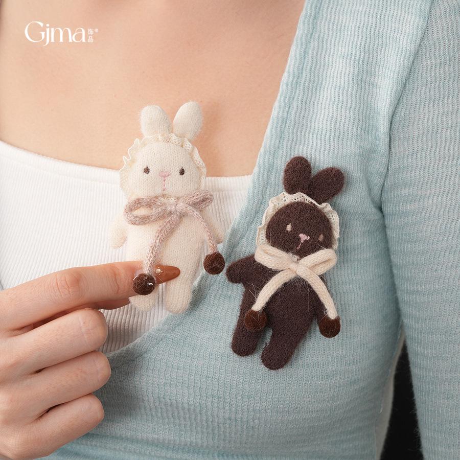Cartoon Cute Fabric Plush Bear Brooch Pin Accessories Design Sense Clothing Accessories