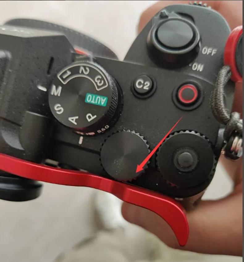 Metal Hot Shoe Thumb Up Grip Cover Perfect for Sony A7R IV / A7 IV Camera A7M4 A7RM4 ILCE-7M4 ILCE-7RM4 Thumb-Up Hotshoe
