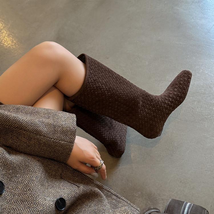 European fashion and comfortable sleeve low-heeled women's boots 2025 autumn and winter new fine-heeled woven high-heeled square boots