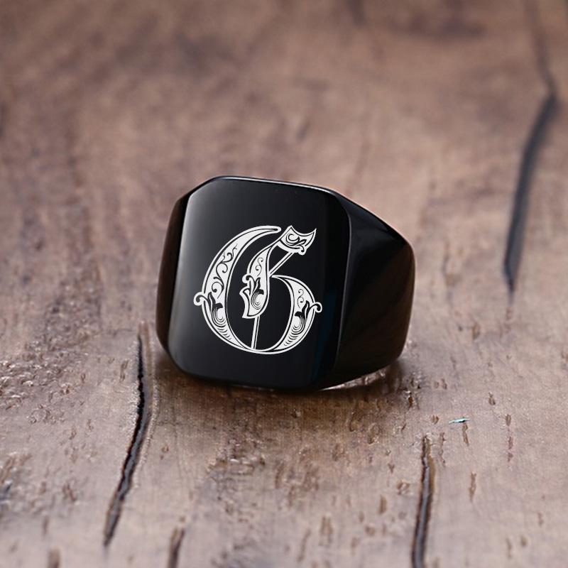 Vnox 18mm klobiger Siegelring für Männer schwarzer Edelstahl mit eingraviertem Royal Initialen-Buchstaben-Anfangsstempelring individueller Schmuck