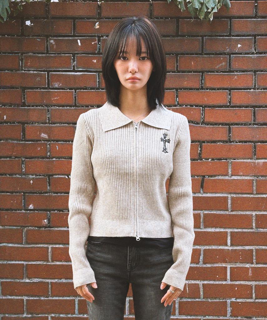 Damiswi Gothic Cross Embroidery Knit Zip-Up_Beige