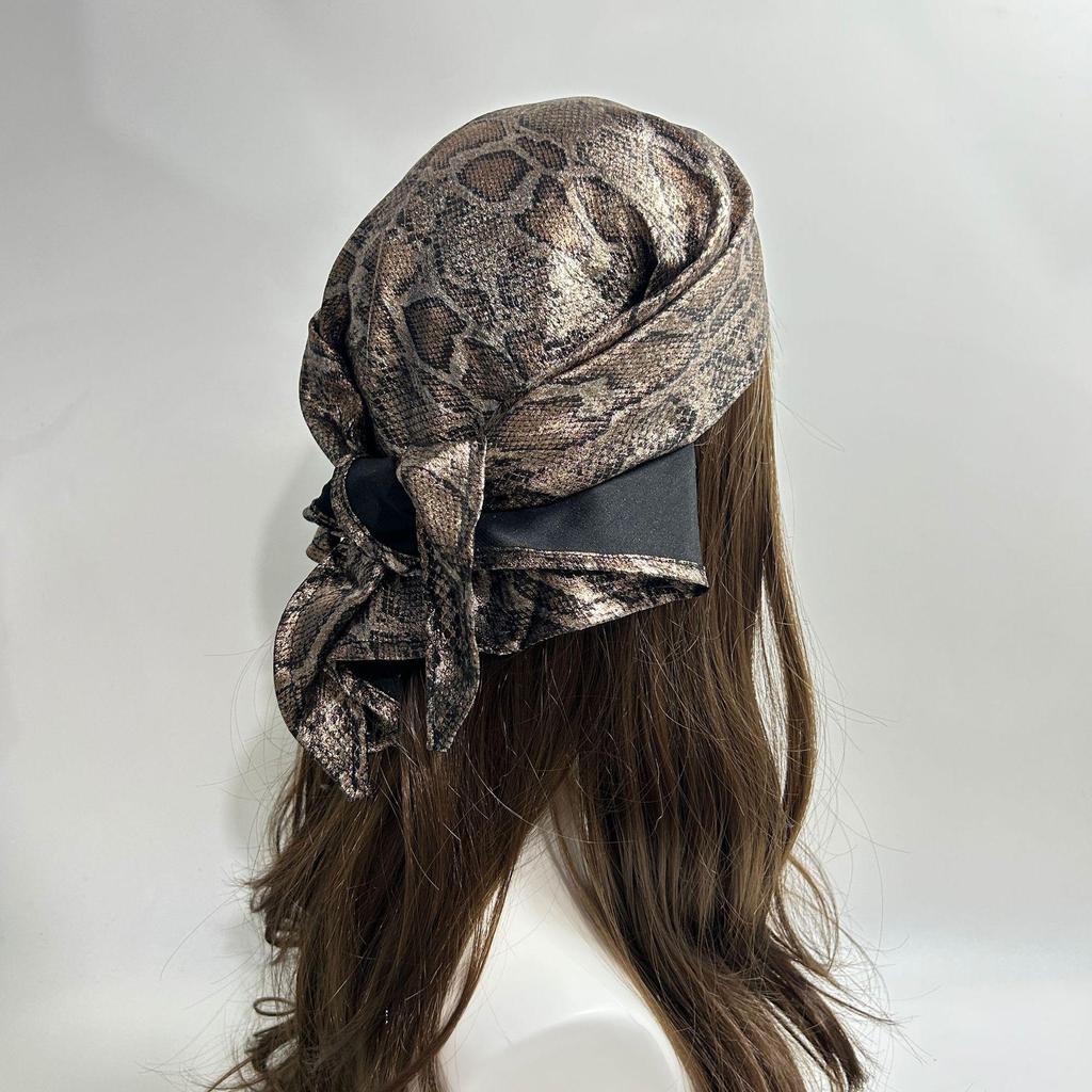 Flüssiges Silber Leopardenmuster Bandana - Y2K Retro Seiden Kopftuch