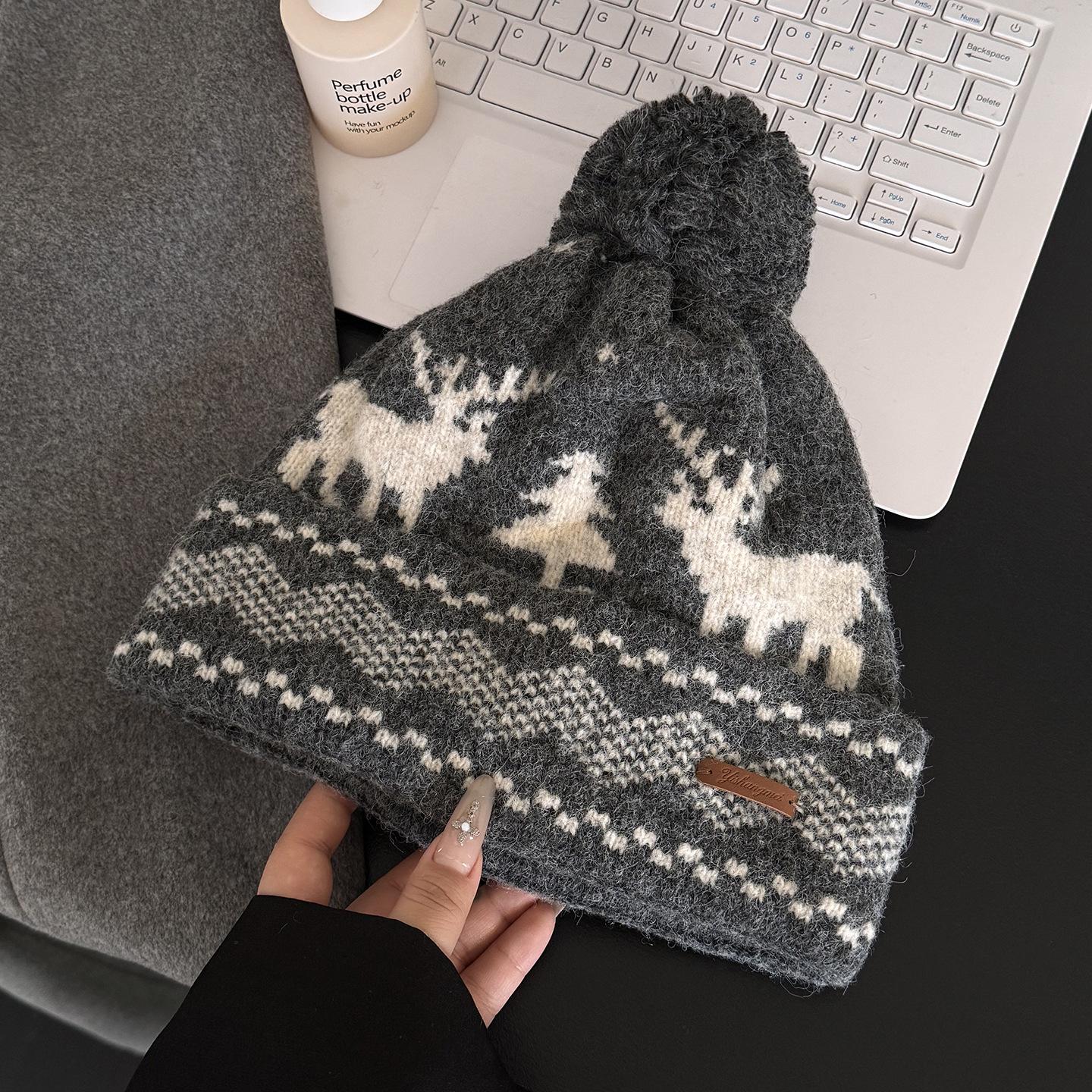 Vintage Erdao Hat Women s Season Christmas Elk Jacquard Wool Hat Versatile Warm Face Small Knitted Hat M（56-58cm） светло-серый