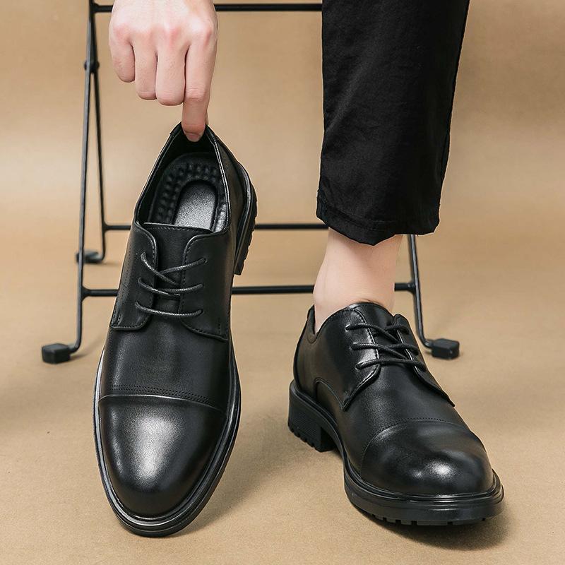 

Men s business casual leather shoes new hand-scratched office groom wedding shoes men s black small leather shoes 38