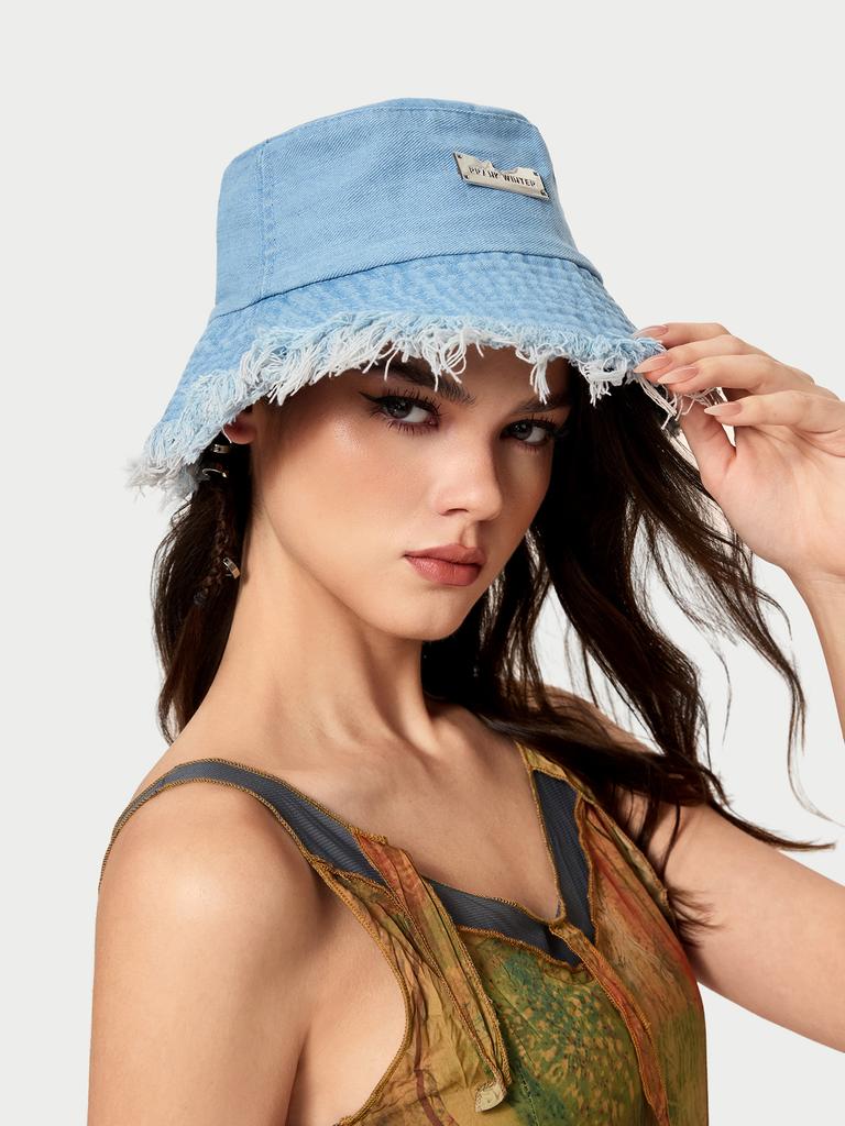 Women Sunscreen Casual Bucket Hat With Silver Letter Badge And Frayed Brim, Suitable For Travel And Shopping Outfits Music Fest