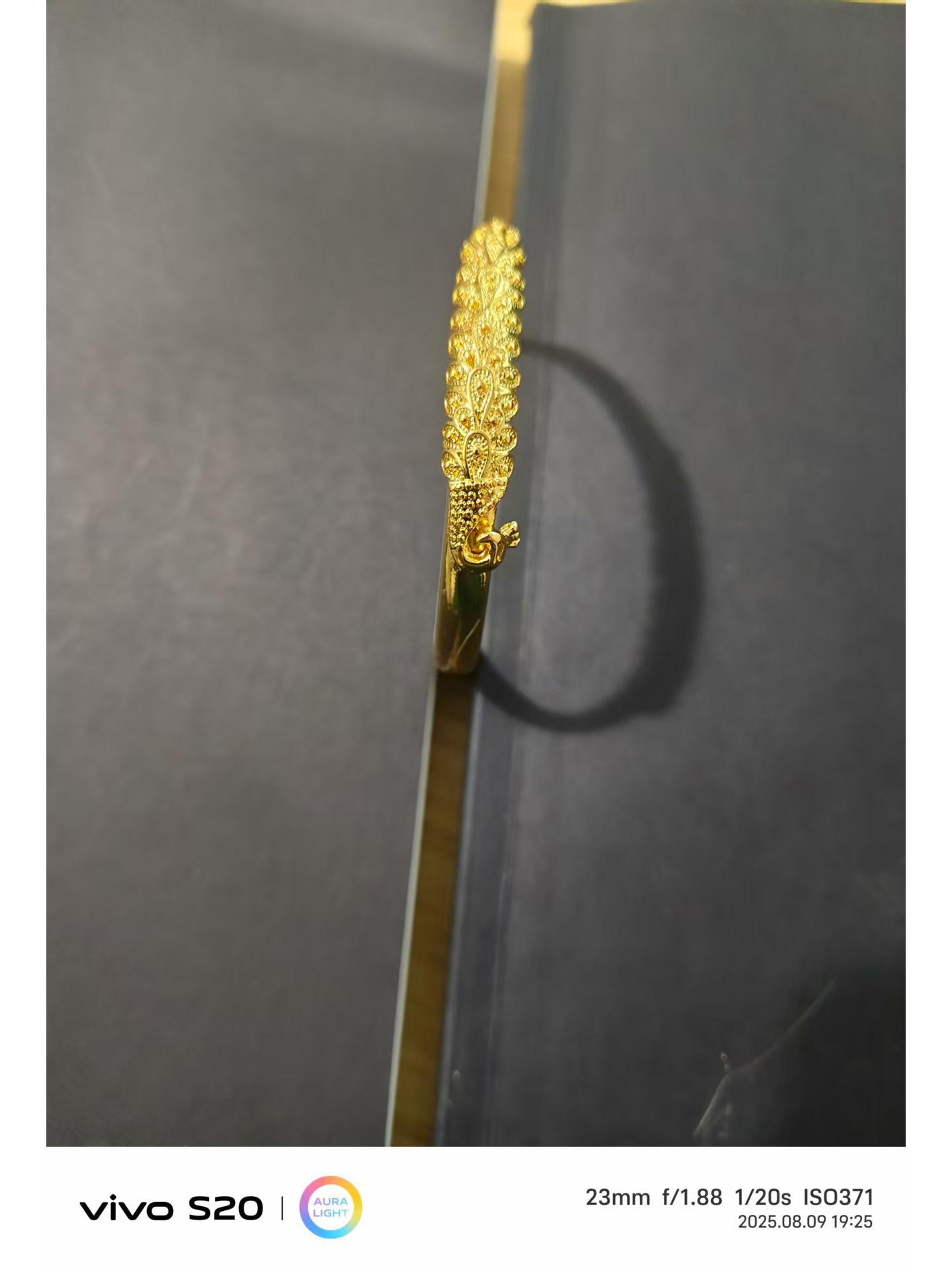 

Золотой эмалевый браслет с павлином Alloy