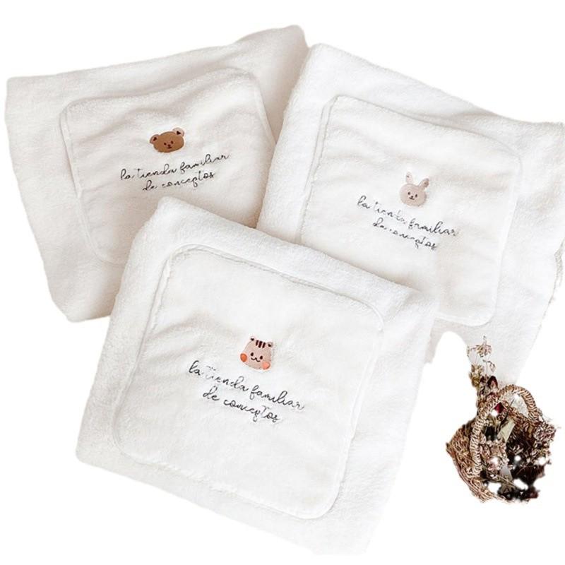 Universal Four Seasons Baby Bear Embroidery Windproof Stroller Blanket & Carrier Cover Quilt
