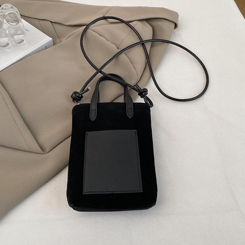 2025 Autumn and Winter Mobile Phone Bag Small Satchel Female Popular This Year Leopard Print Bucket Bag Mini Messenger Bag Hand Carry Small Bag