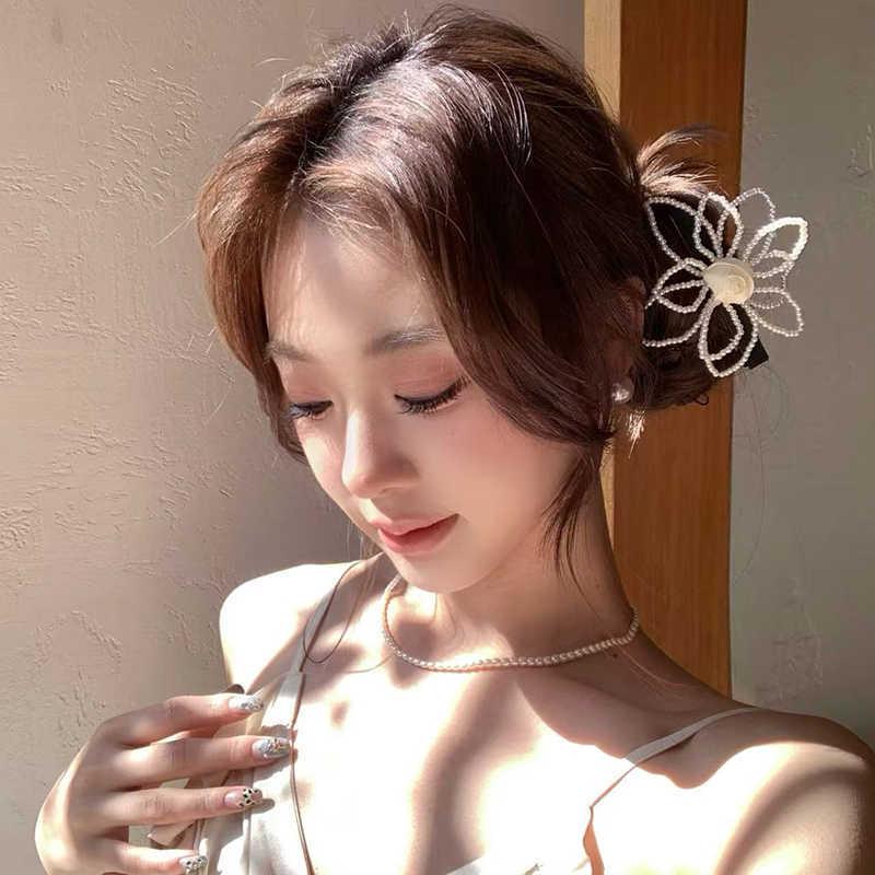 Korean Pearl Flower Retro Hair Clip: Elegant Side Bangs Accessory with Unique Design