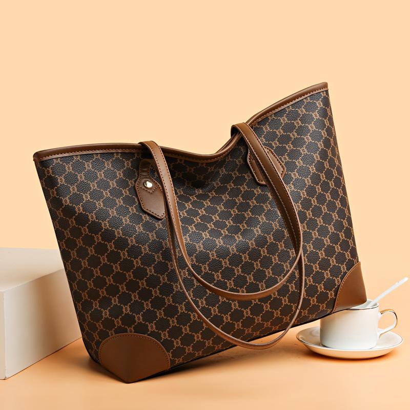 Large-capacity women s bag  retro versatile shoulder commuter texture handheld Tote bag