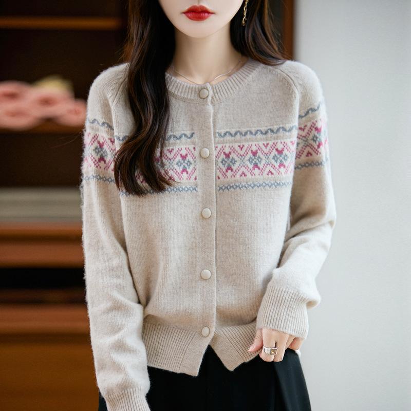 

Вязаный кардиган с круглым вырезом, с длинными рукавами, женский, на пуговицах, жаккардовый, теплая куртка для осени и зимы, новый ретро-стиль M верблюд