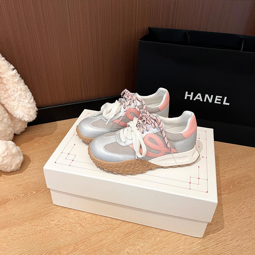 

Натуральная кожа~ внутренняя высота увеличивается на 6 см, сочетание цветов, толстая подошва, шнурки контрастного цвета, спортивная и повседневная обувь 40