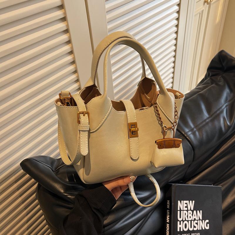 

Premium bag women s new spring and summer fashion shoulder bag large capacity bag popular bucket bag зелений