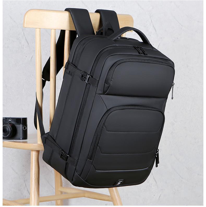 Men's Travel Business Backpack - High-End, Large-Capacity, Waterproof, Fashionable Shoulder Bag for Commuting and Computers.