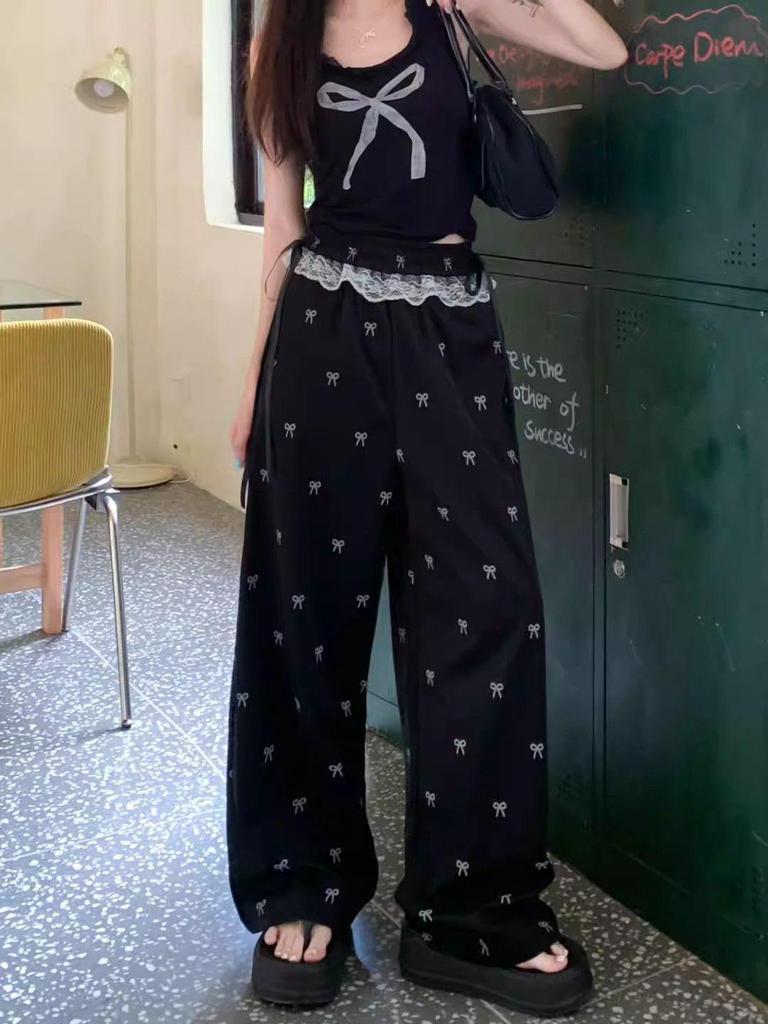 Damen Süß & Würzig Spitze Patchwork Lässige Hose mit Schleife, Elastischer Bund, Weiter Beinschnitt, Gerades Bein Design für den Sommer.