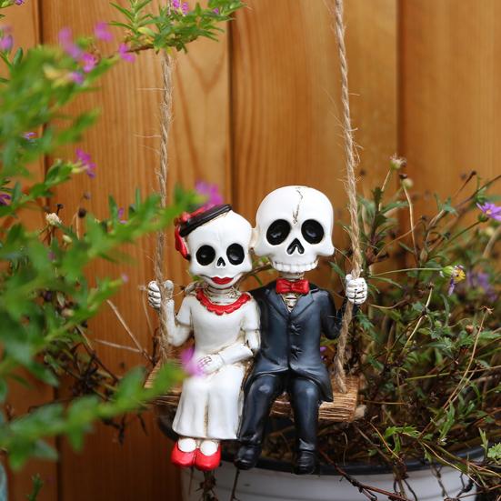 Skeleton Couple Figurine Swing Skeleton Hanging Decoration Gothic Car Rearview Mirror Pendant for Home Halloween Party Decor