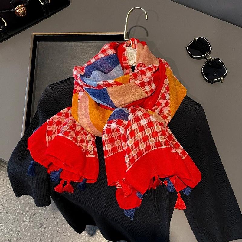 31 Designs Autumn Vintage Floral Tassel Viscose Shawl Scarf Lady High Quality Wrap Pashmina Stole Bufandas Muslim Hijab 180*90Cm