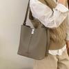 IELGY Ladies Messenger Bag Trendy Retro Shoulder Large Capacity Commuter Fashion Bucket Bag