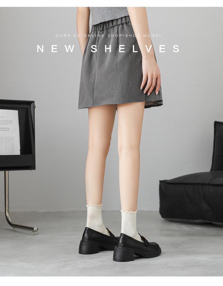 2025 Women's Retro Round Toe Camellia Loafers with Chunky Heel & Sheepskin Finish