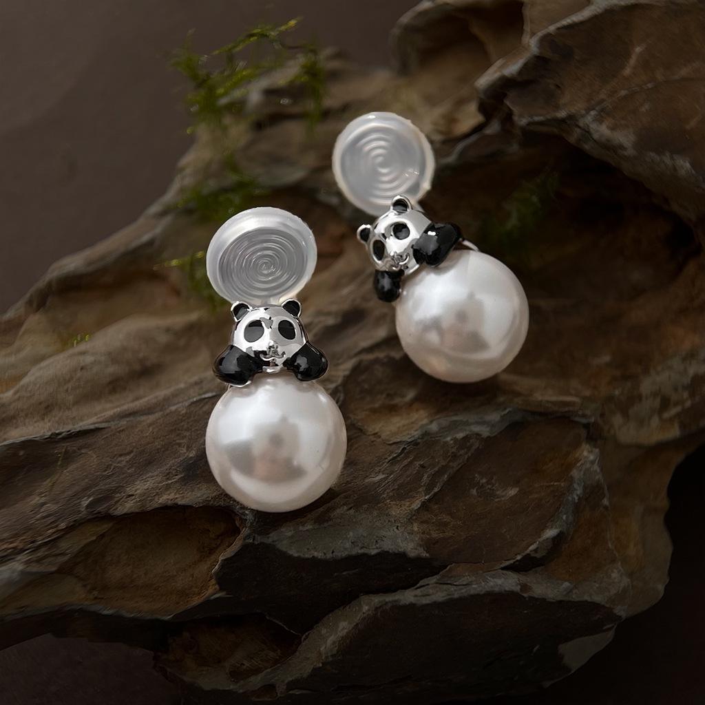 Designer 18k Gold Panda Pearl Stud Earrings: Creative Niche, Luxury Style