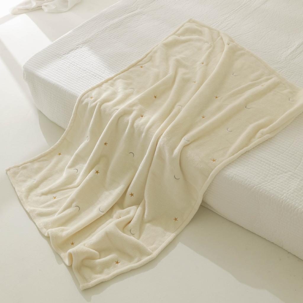Fleece Babyfilt Nyfödd Höst Vinter Inbäddningsfiltar Mjuk Varm Barnvagnsöverdrag Sängkläder Björnbroderi Babytillbehör