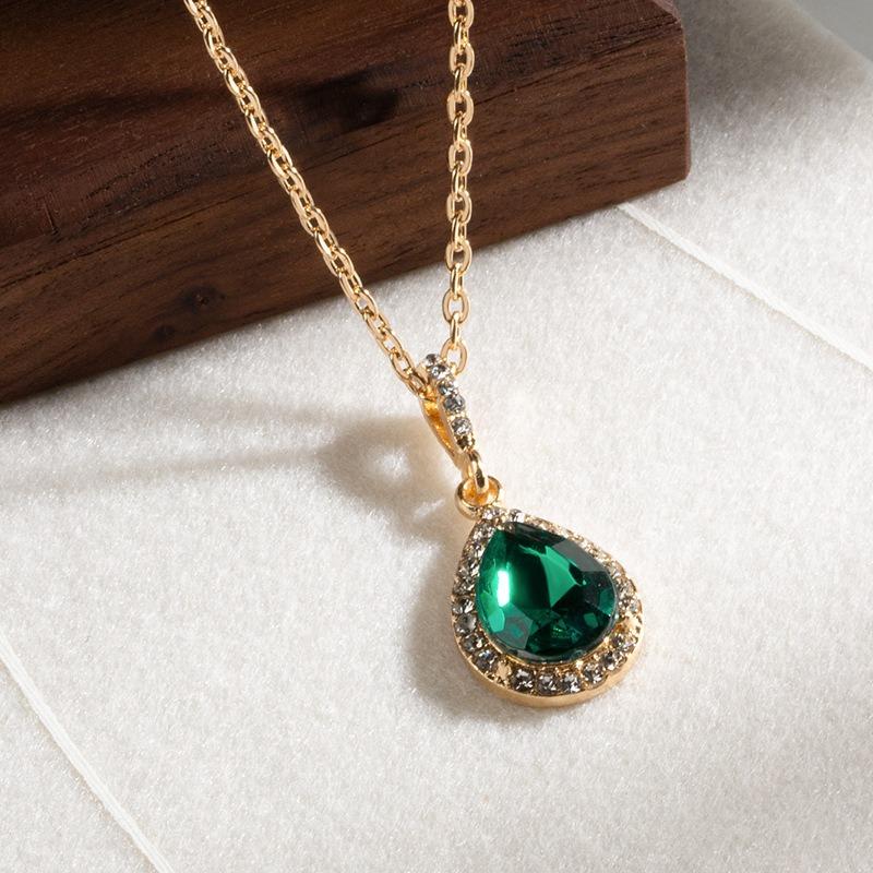 Grandmother Green Crystal Necklace Popular Jewelry Water Drop Pendant Court Vintage Collarbone Chain Accessories Women