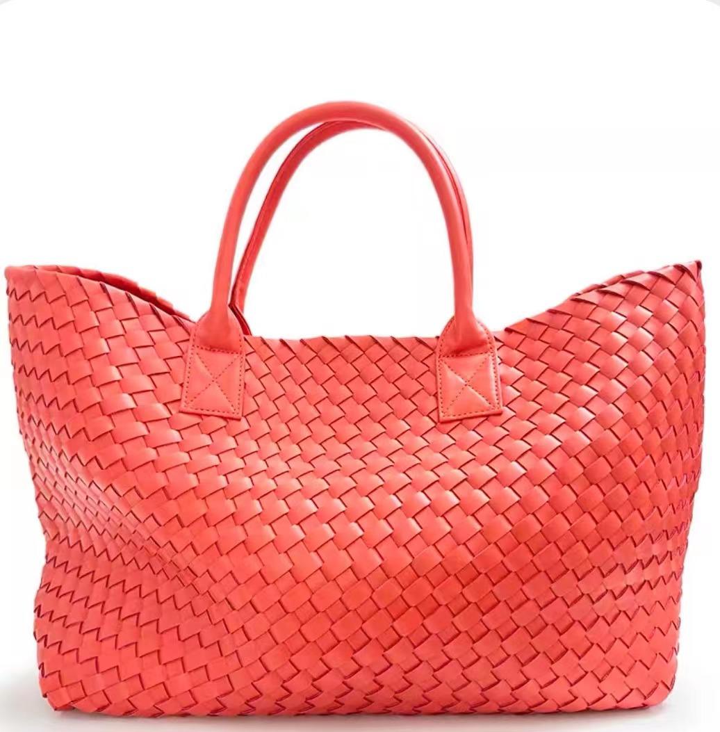 

Модная плетеная большая сумка-тоут 2025 - Стильная трендовая сумка через плечо в стиле знаменитостей