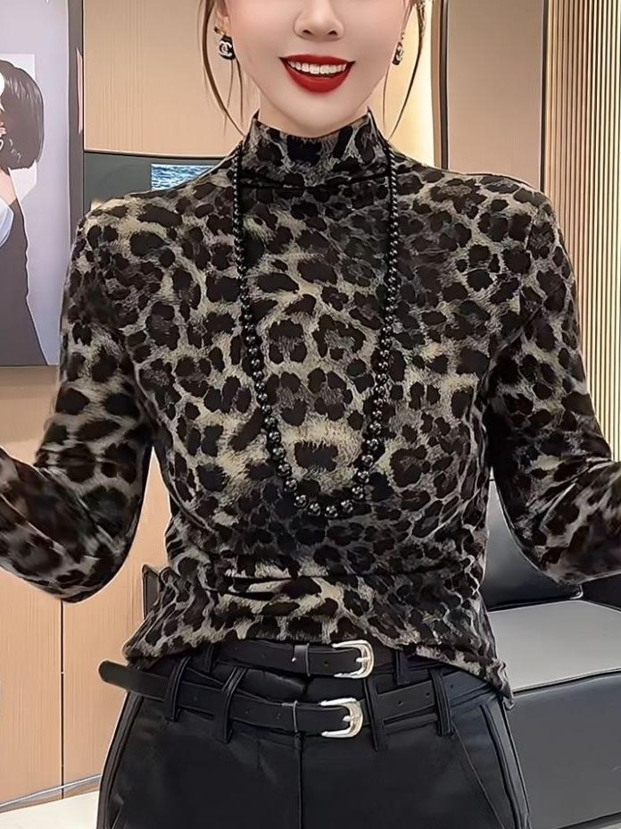 Autumn/Winter Leopard Print Tummy-Concealing Long Sleeve Top for Middle-Aged & Elderly Moms