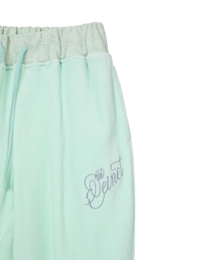 DEINET Rose Typo Capri Jogger Pants In Mint