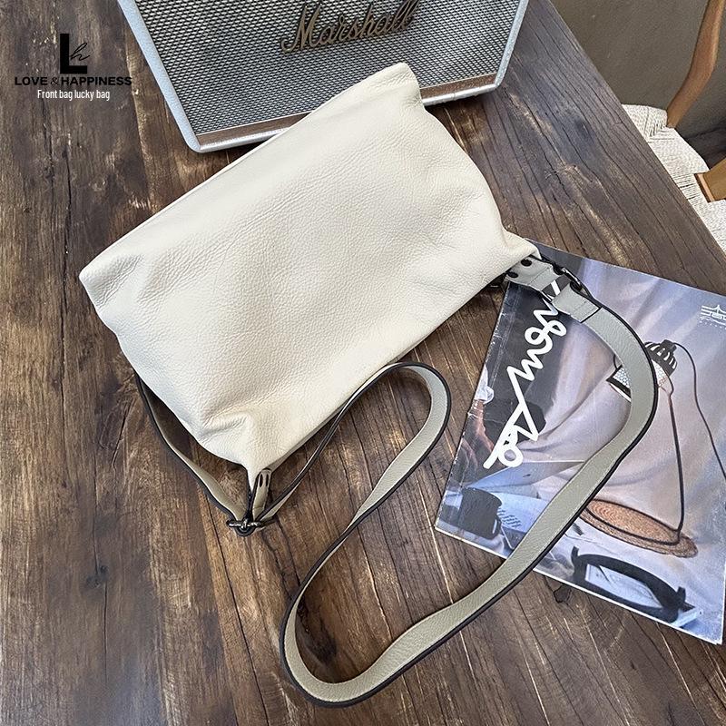 

2024 Korean Minimalist Soft Leather Unisex Crossbody Bag - Large Capacity слонова кістка/білий